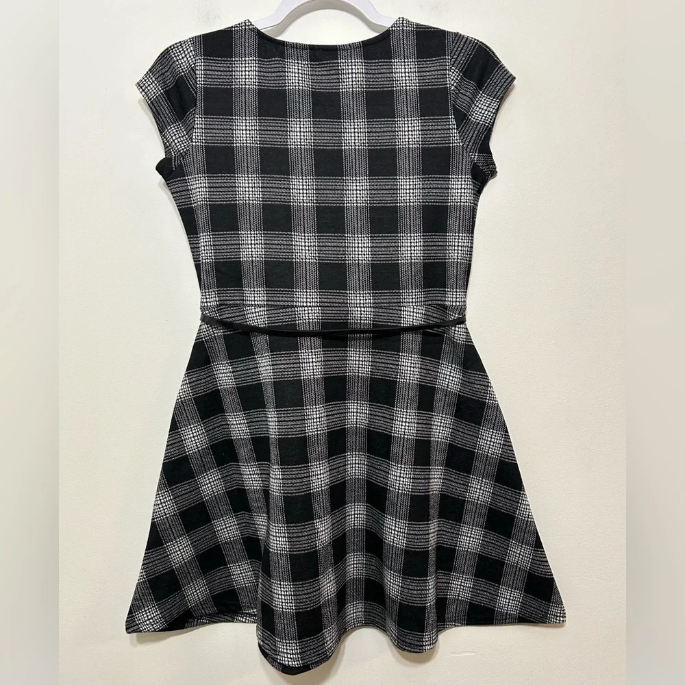 New! The Childrens Place Plaid Jacquard Stretch Knit Belted Dress Size 14 - Picture 6 of 10